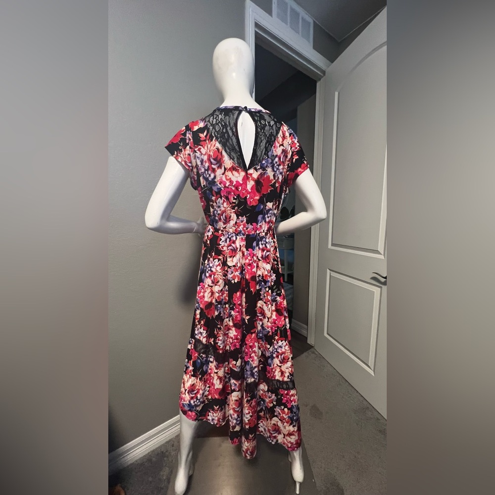 Torrid Black and Red Midi Studio Knit Asymmetrical Dress size 1 - Picture 3 of 16